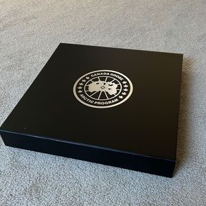 <Canada goose> official gift box